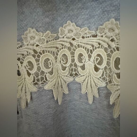 Free People gray 1/4 zip cropped boho sweatshirt  with lace applique detail S - Picture 3 of 13